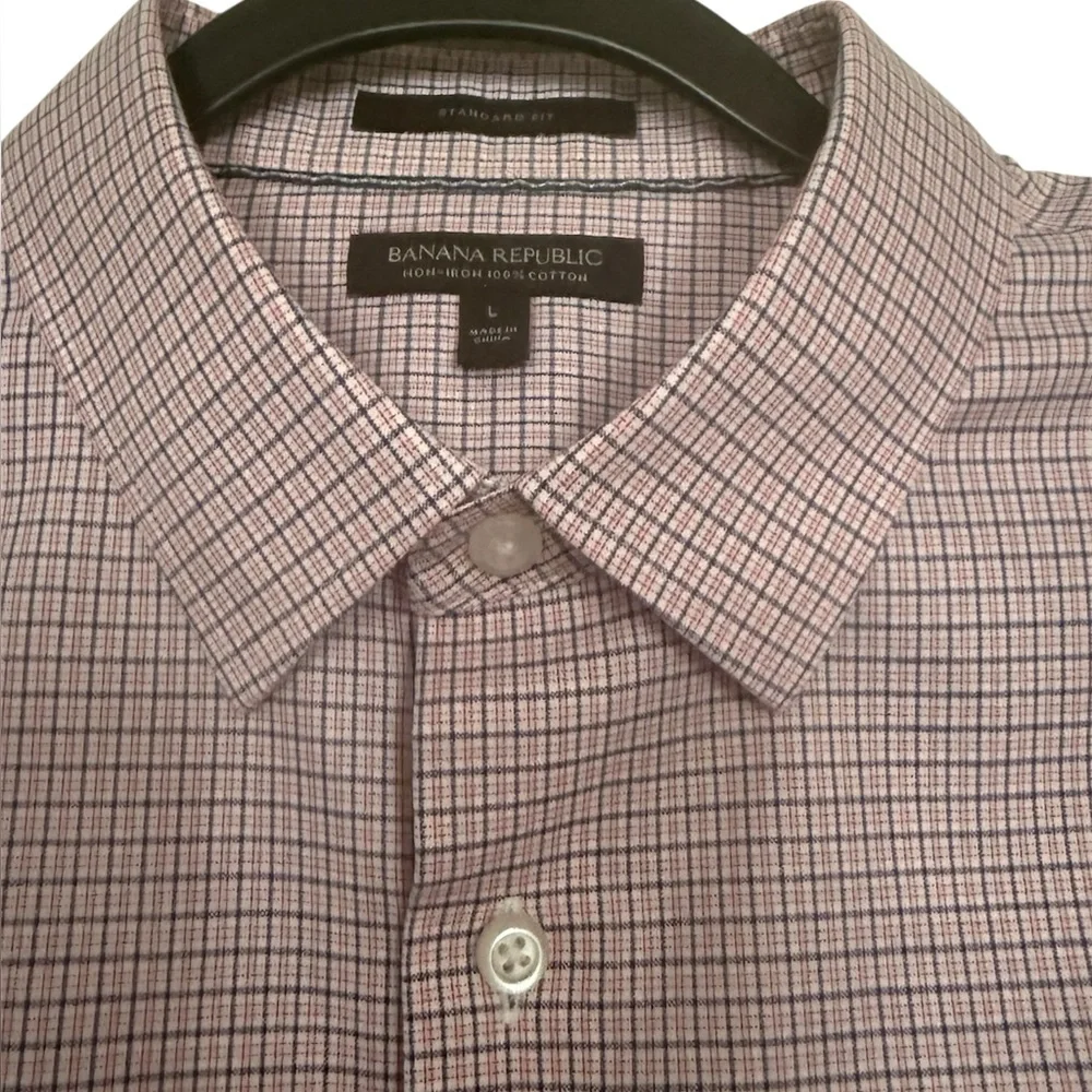 Banana Republic Men’s Button-Down Shirt – Standard Fit Size: Large (16–16.5)